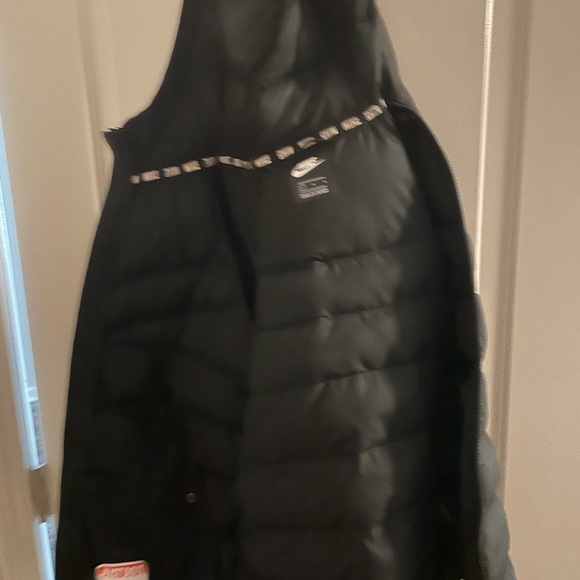 Nike Coat - Picture 2 of 7